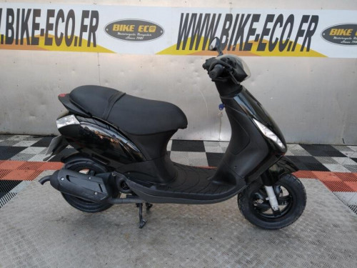  Compatible avec Piaggio Zip 50 2T Housse Scooter Housse Moto  Polaire IMPERMÉABLE Taille M 203X89X122CM Housse Noire avec Bandes  RÉFLÉCHISSANTES Fluo ET Trou pour CHAÎNE 4CM