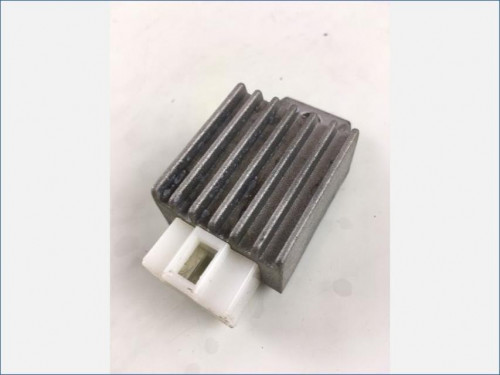 Regulateur charge batterie PEUGEOT V-CLIC 50 10-11
