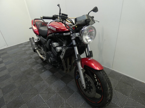YAMAHA 600 FAZER