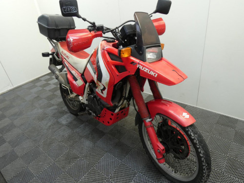 SUZUKI 800 DR