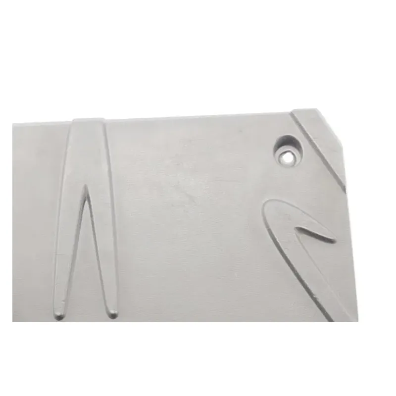 Cache carenage centrale marche pieds plancher PEUGEOT TWEET 50 2010 - 2014