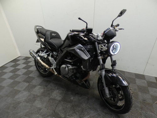 SUZUKI 650 SV N