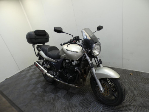 KAWASAKI ZR7