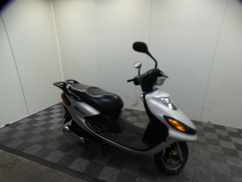 YAMAHA 125