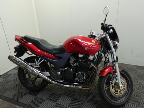 KAWASAKI ZR7