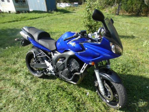 YAMAHA FZ6