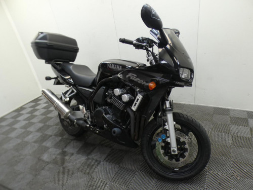 YAMAHA 600 FAZER