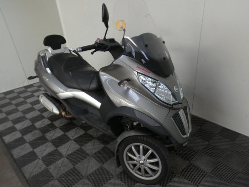 PIAGGIO 300 MP3