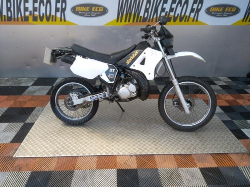 YAMAHA DT 125