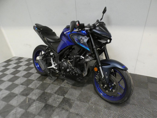 YAMAHA MT03