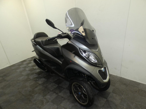 PIAGGIO 300 MP3