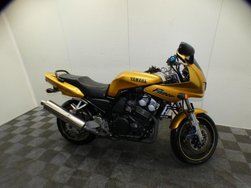 YAMAHA 600 FAZER