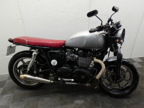 TRIUMPH BONNEVILLE