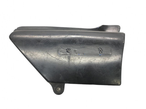 Cache carenage sous selle droit SUZUKI GS 750 1977-1978