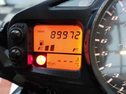 SUZUKI GSR 600