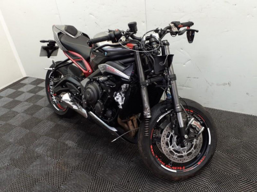 TRIUMPH STREET TRIPLE 675 07-12 RS