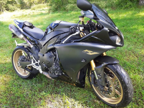 YAMAHA R1 CROSSPLANE