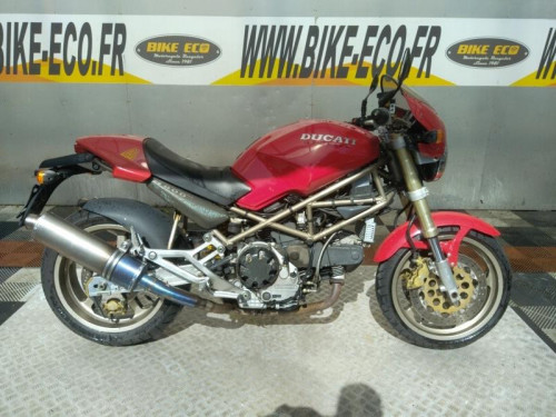 DUCATI 900 MONSTER