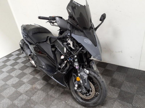 YAMAHA 560 TMAX TECH MAX 560