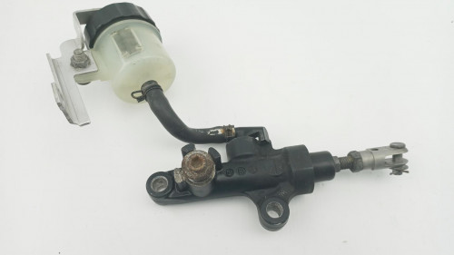 Maitre cylindre frein arriere YAMAHA R1 2004 - 2006