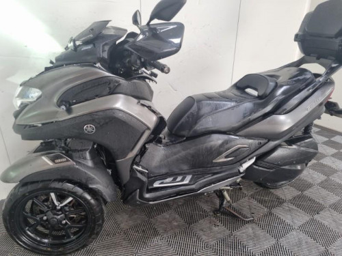 YAMAHA TRICITY 300