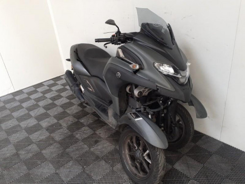 YAMAHA TRICITY 300