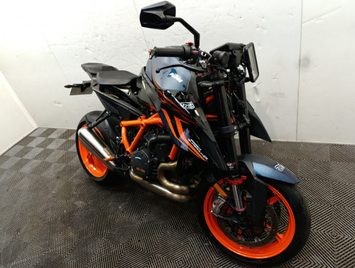 KTM SUPERDUKE R 1290