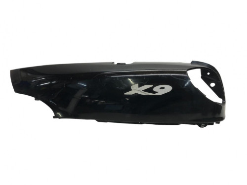 Cache carenage coque arriere gauche PIAGGIO X9 125 2001-2002