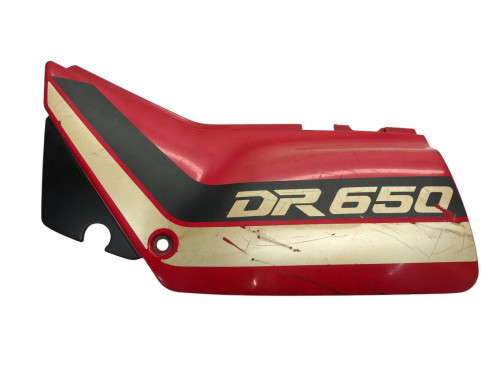 Cache carenage sous selle gauche SUZUKI DR 650 R 1990-1991