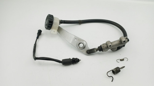 Maitre cylindre frein arriere KAWASAKI 650 ER6 N 2009 - 2011