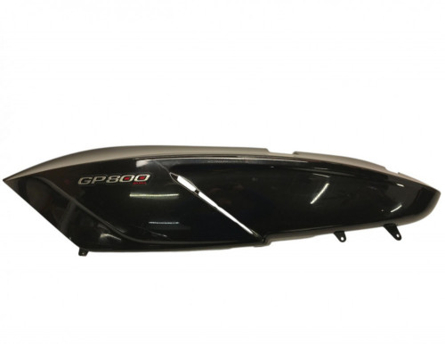 Cache carenage coque arriere gauche GILERA GP 800 2007-2011