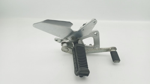 Platine avant droite SUZUKI 500 GS 2001 - 2002