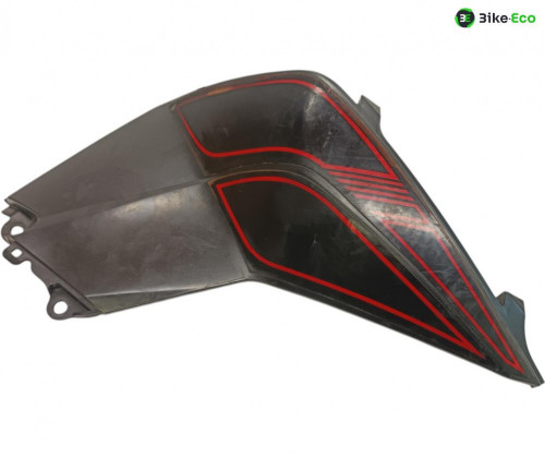 Cache lateral droit KTM DUKE 125 2011-2016