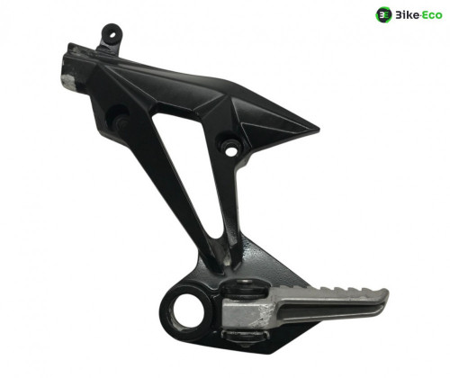 Platine et repose pieds arriere gauche KAWASAKI Z 750 2007-2010