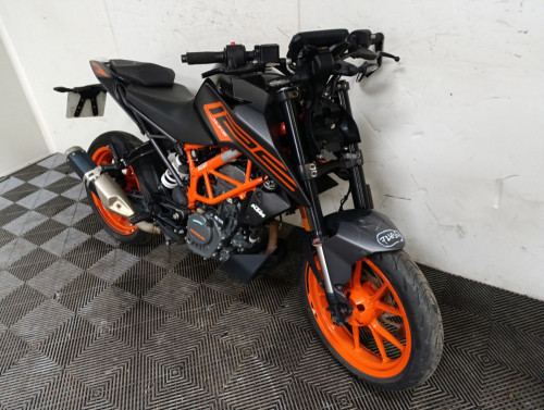 KTM DUKE 125