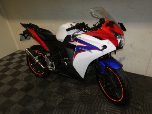 HONDA CBR 125 R