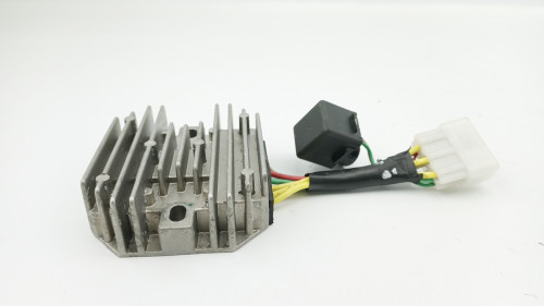 Regulateur charge batterie APRILIA 50 SXR 2021 - 2023