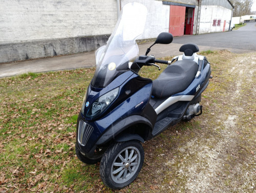 PIAGGIO MP3 250
