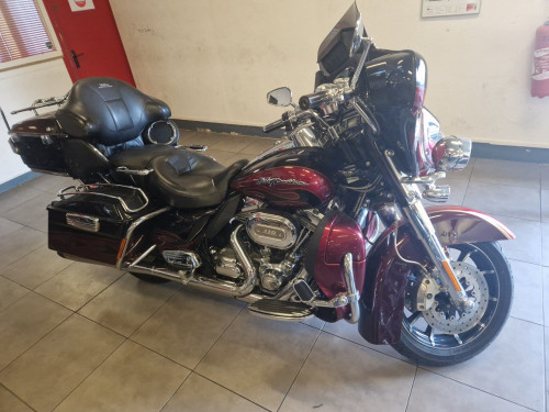 HARLEY DAVIDSON ELECTRA GLIDE CVO 1800