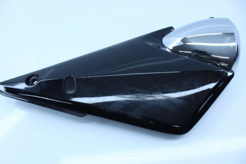 Demi flanc selle droit SUZUKI 600 GSF BANDIT N 2000 - 2004