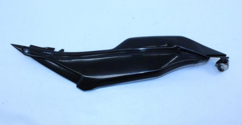 Demi flanc selle droit YAMAHA 900 TRACER 2015 - 2017