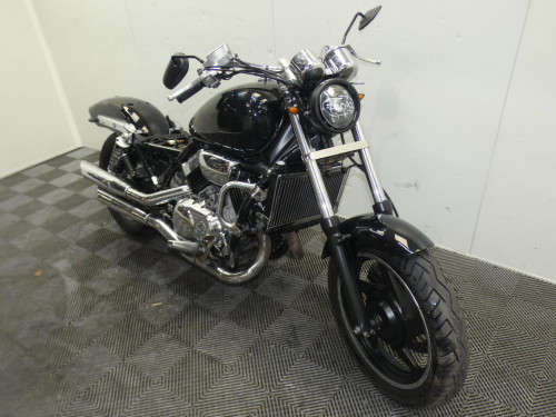 HONDA VFC 750