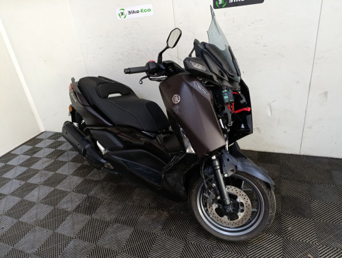YAMAHA XMAX 300
