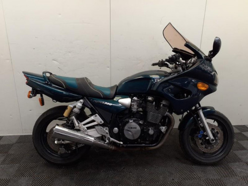 YAMAHA XJR 1300