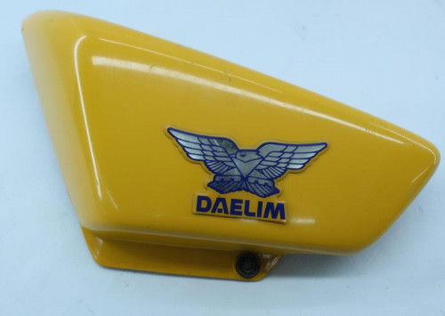Demi flanc selle gauche DAELIM 125 VT 1999 - 2004
