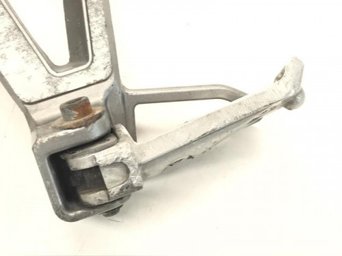 Platine et repose pieds arriere gauche SUZUKI GSF 1200 1996-2000 BANDIT