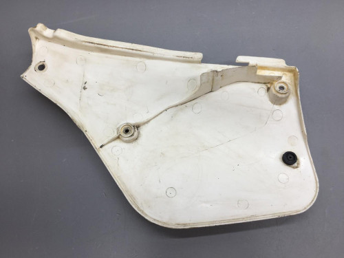 Cache lateral droit YAMAHA YZ 125 1987