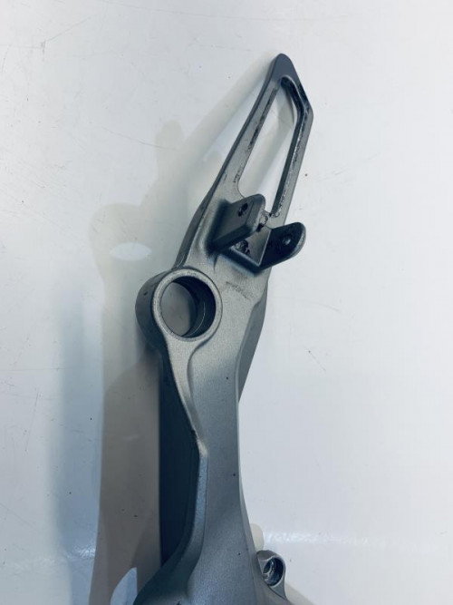Platine avant droite HONDA CB F 600 2007-2010 HORNET