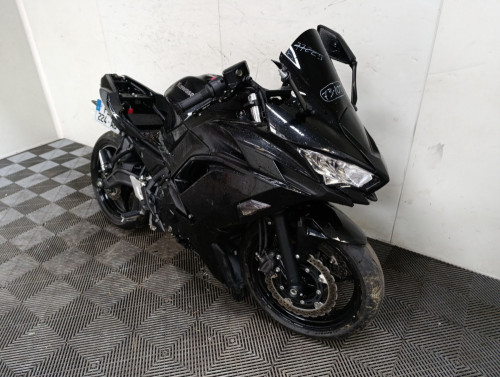 KAWASAKI NINJA 650