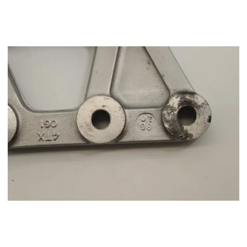 Support moteur droit YAMAHA TDM 850 1996 - 2002